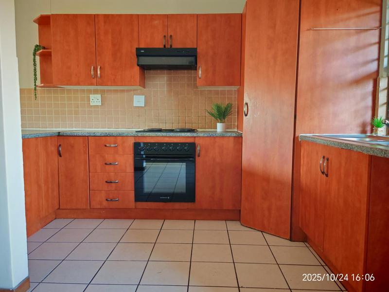 To Let 2 Bedroom Property for Rent in Waterval East North West